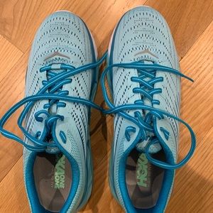 Women’s Hoka one one Arahi 4 - size 9.5